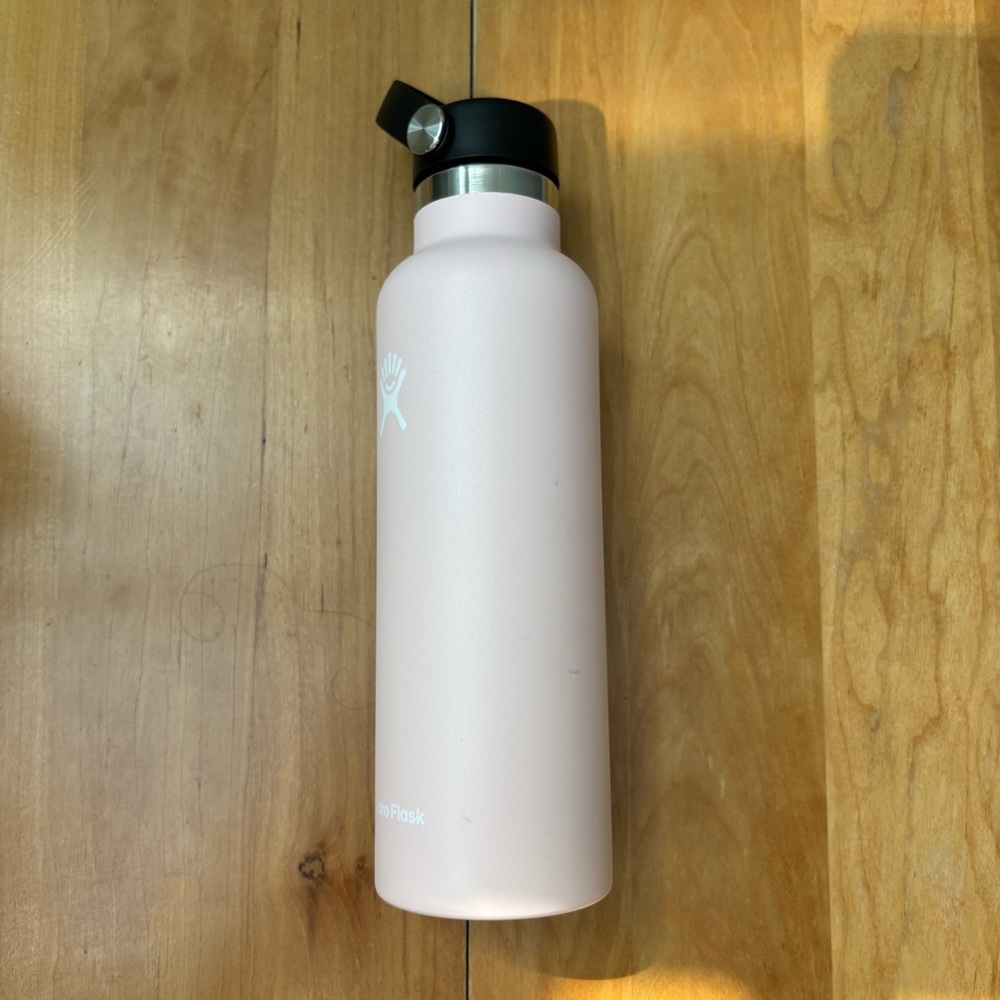 Light Pink 21oz Hydroflask Water Bottle